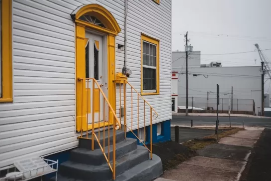 Etapy remontu schodów